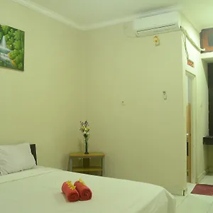 Hotel Budget Door Legian